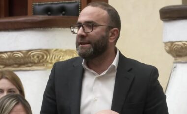 Bardhi në Kuvend: Vini këtu e tundni listën e ligjeve dhe na thoni s’i keni votuar, nga t’i dimë ne kur na keni përjashtuar nga procesi i integrimit