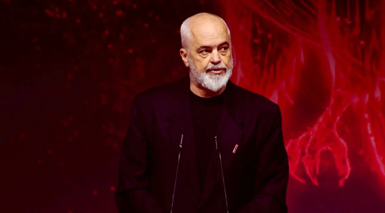 Rama në Samitin e Diasporës: Shqipëria 2030 një kantier i madh, ka pluhur, pisllëk dhe zhurmë, por jemi rrugës në atë anë të botës ku dielli lind andej nga perëndon