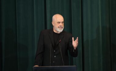 Ndërtimi i anijeve në Pashaliman, Rama: Shpresoj që luftërat të përfundojnë, jemi shumë të vegjël për të vendosur fatin e shahut të gjeopolitikës, por duhet të përshtatemi!