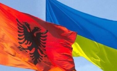 Qeveria zgjat qëndrimin pa leje për ukrainasit deri në 2027, vlen dhe për shtetasit që hyjnë pa vizë në Shqipëri