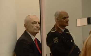 Paraqitja fizike në kafazin e xhamit/ Ilir Meta: Jam kampioni i burgut në ping-pong! Kostumi më rrinte i madh, bëj 4 orë në ditë muskuj barku…