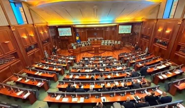 Kriza presidenciale çon Kosovën sërish në zgjedhje/ Mazhoraca dhe opozita, akuza e kritika të ndërsjellta