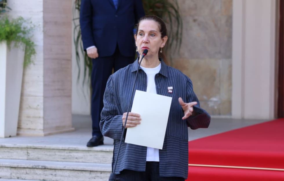 Programi  Pas Shkolle   Ministrja Mirela Kumbaro  Dyfishohet pagesa e shpërblimit dhe zgjerohet lista e mësuesve që mund të kontribuojnë