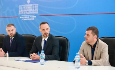 “Kush cenon besimin e qytetarëve s’ka vend në radhët e uniformave blu”- Ministri i Brendshëm prezanton kreun e ri të AMP: Vetëpastrimi i Policisë së Shtetit është i panegociueshëm