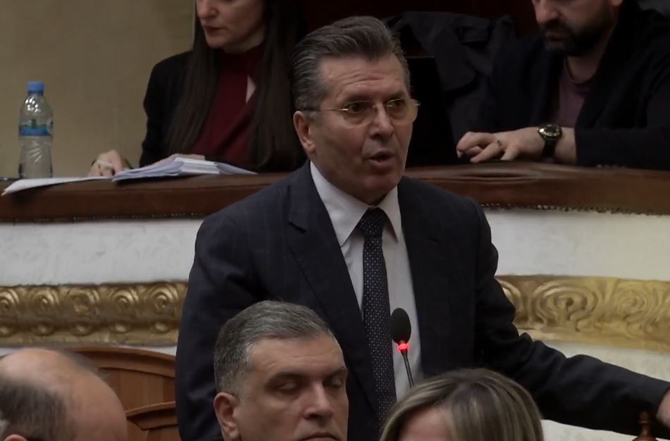 Shqipëria e kërcënuar nga Irani  Deklarata e ambasadës së SHBA shkakton debat në Parlament  Mediu  Shqipëria ka konflikt të hapur  të mblidhet Këshilli i Sigurisë Kombëtare