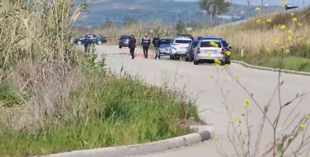 Tentuan të vrisnin në një atentat Hysen Mërnicën dhe nënën e tij, Prokuroria e Fierit përfundon hetimet, dërgon në gjyq babë e bir (EMRAT)