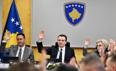 Rritja e çmimit të karburanteve/ Qeveria e Kosovës miraton projektligjet për çmimet tavan dhe për sigurimet shëndetësore!