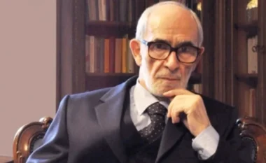 Profil/ Kush ishte Rexhep Qosja, zëri i fortë i debatit publik! Përfshirja në politikë dhe krijimtaria e tij artistike