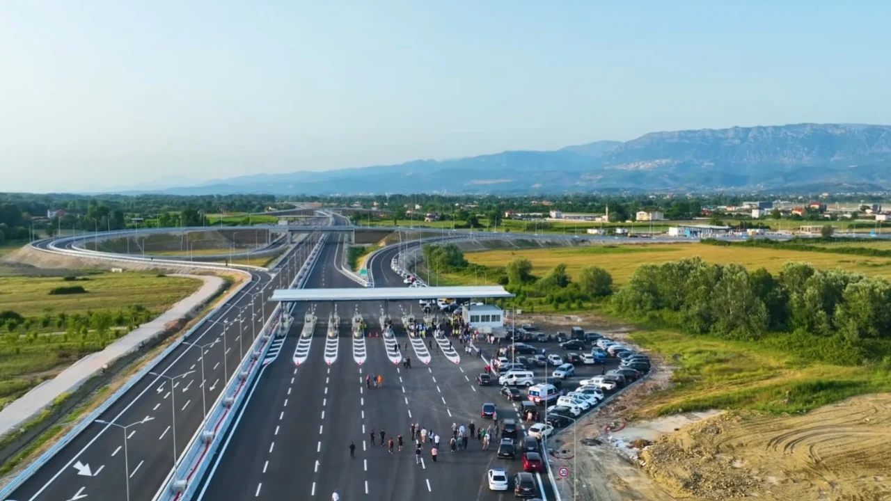 Deri në vitin 2030  rreth 20  e rrugëve shqiptare do jenë me pagesë  qeveria nuk heq dorë nga PPP