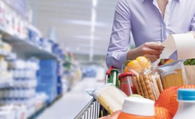 Shqipëria kryeson në rajon për rritjen e çmimeve, pagat vijojnë të mbeten të ulëta