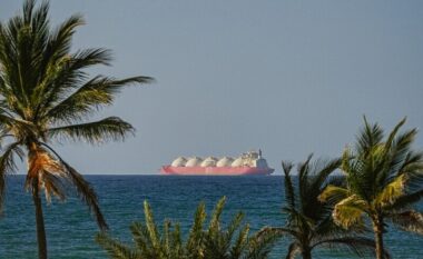 SHBA: Tregtia iraniane përmes Ngushticës së Hormuzit është ndalur plotësisht