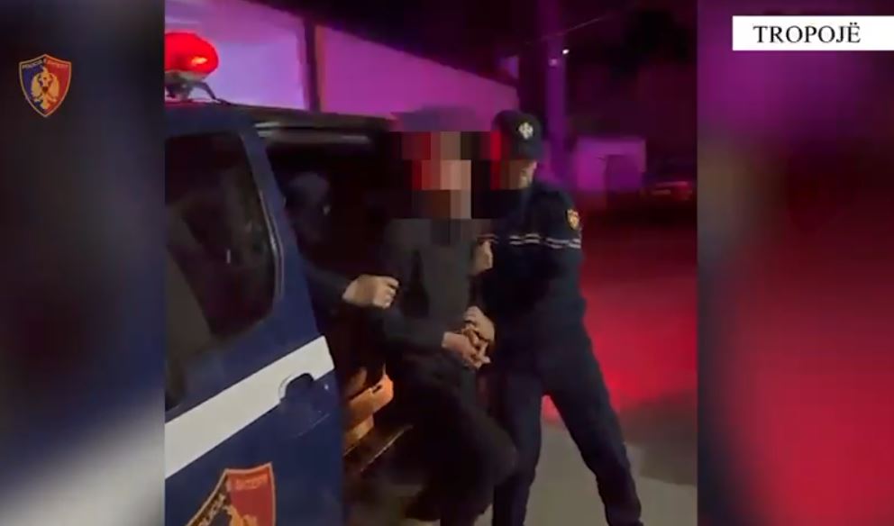 Qarkullonte me makinë i armatosur, ishte edhe i dehur, arrestohet 23-vjeçari