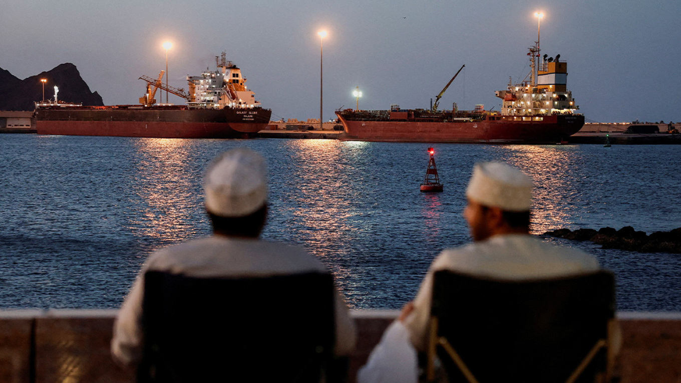 irani-paralajmeron-shba-ngushtica-e-hormuzit-nuk-do-te-jete-me-e-hapur-per-ju-por-vetem-per-ata-qe-i-permbahen-kushteve-tona