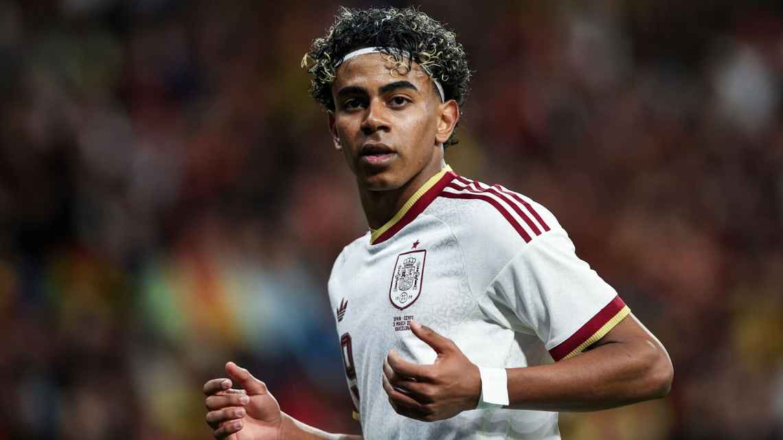 Lamine Yamal dënon thirrjet anti muslimane