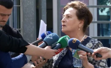 Shtyhet seanca për nënën e Monika Kryemadhit, shkak mungesa e avokatëve të Ema Çokut