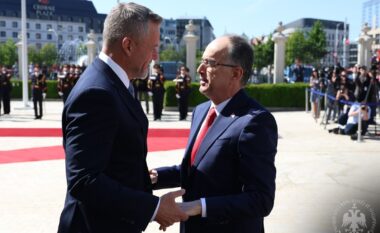 Presidenti Begaj pritet nga homologu sllovak Pellegrini në Bratislavë: Shqipëria synon mbylljen e negociatave në 2027 dhe anëtarësimin në BE në 2030