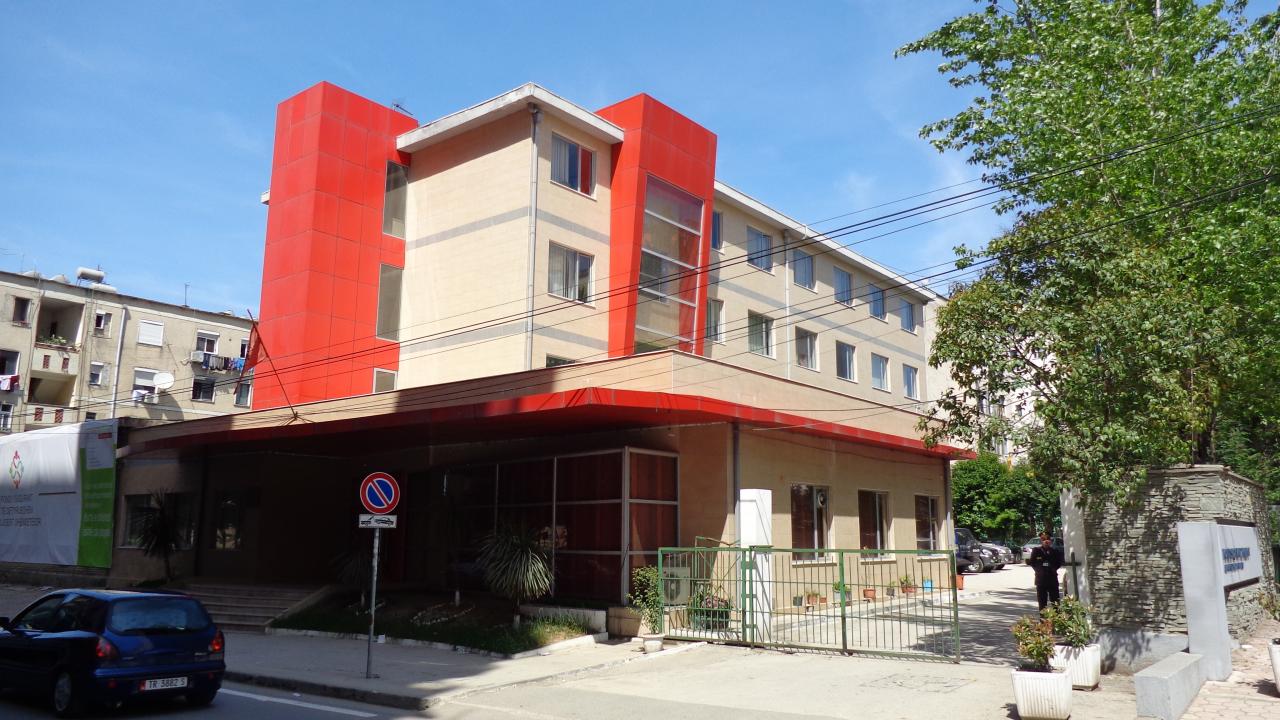 Ndryshim i papritur në shëndetësi/ Shkarkohet drejtori i FSKDSH, ja kush e zëvendëson