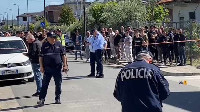 “Me vrisni, nuk meritoj të jetoj”/ Dëshmon shoferi që aksidentoi për vdekje dy të miturit në Durrës: Nuk mbaj mend asgjë, mora në qafë fëmijët