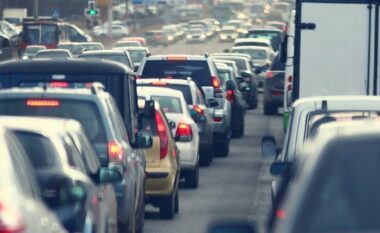 Lufta në Lindjen e Mesme dhe kriza e karburanteve prek makinat, bien regjistrimet në prill