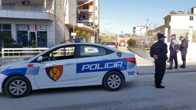 Plagosja në Kurbin  Policia jep detaje  Dy persona tentuan të përplasnin me automjet efektivët e Operacionales  njëri në kërkim për vrasje
