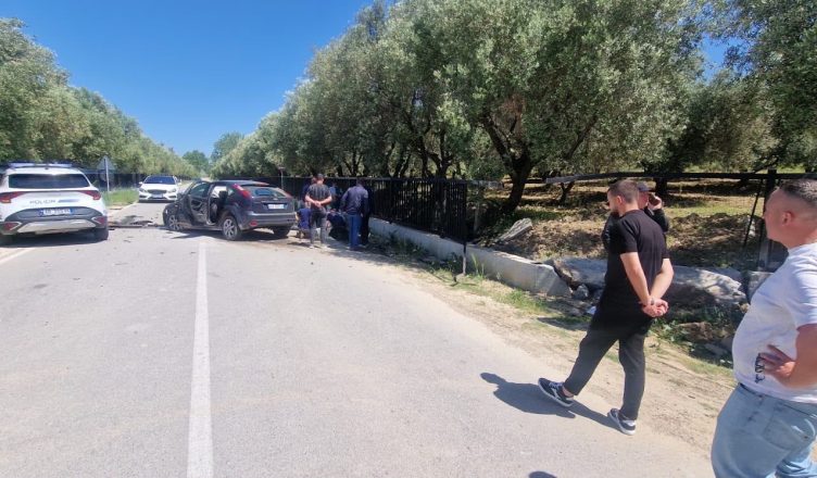 Aksident i rëndë në në Vlorë/ Makina del nga rruga dhe përplaset me murin, humb jetën 34-vjeçari