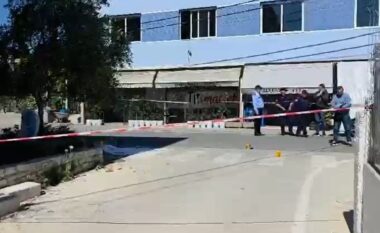 Përplasi për vdekje dy të miturit që po luanin, Policia arreston shoferin që tentoi t’i arratisej, fëmija tjetër niset me urgjencë drejt Tiranës
