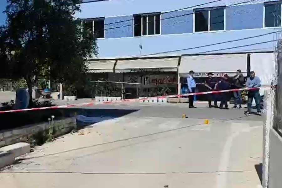 Përplasi për vdekje dy të miturit që po luanin, Policia arreston shoferin që tentoi t’i arratisej, fëmija tjetër niset me urgjencë drejt Tiranës