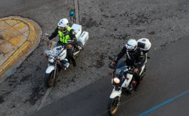 Tronditet Greqia, djali vret babain pas një incidenti mes tyre