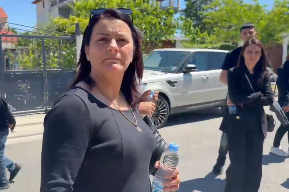 VIDEO/ Aksidenti tragjik që i mori jetën dy fëmijëve, të afërm dhe banorë të zonës të tronditur: Ishte si në filma, shteti duhet të kishte marrë masa