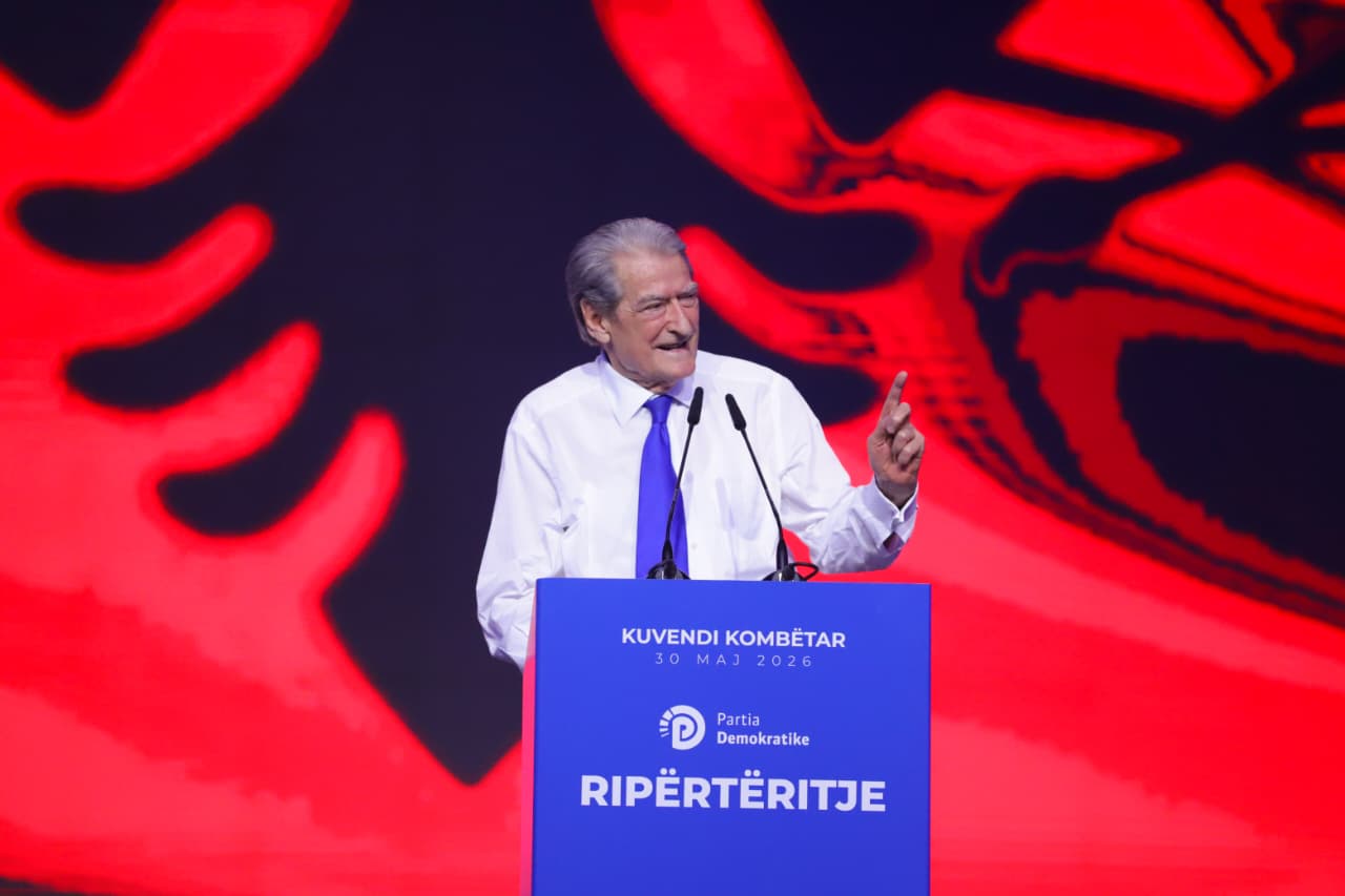 Kuvendi Kombëtar i PD-së/ Berisha: Kjo parti nuk shitet dhe as mposhtet, Rama ndërmori sulmin për të na asgjësuar, por gaboi, donte një ‘opozitë fasadë’