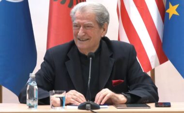 Berisha: Rama dhe Begaj, dy sharlatanë që firmosën për “Diellën”! Kryeministri përdori teknologjinë për vjedhjet më të mëdha në histori