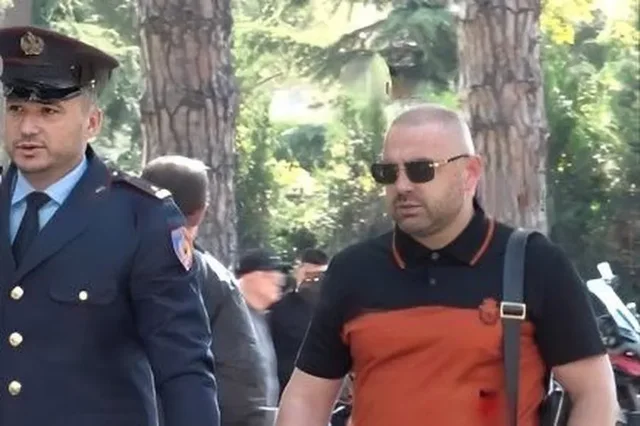 Nuk paraqitej rregullisht në punë  Hita shkarkon nga detyra të besuarin e Ilir Prodës  Ulian Shpataraku