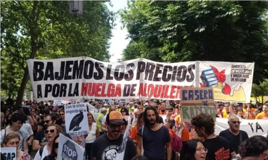 Qiratë dhe banesat  në qiell   mijëra qytetarë spanjollë dalin në rrugët e Madridit për të protestuar