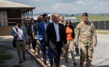 Delegacioni i kongresistëve amerikanë mbërrin në Kosovë, do takohen edhe me kryeministrin Kurti