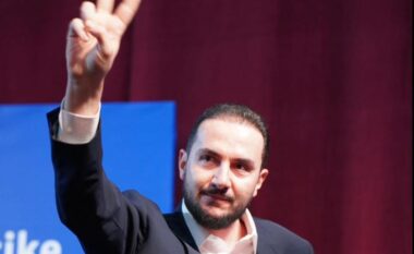 Berisha garon i vetëm për drejtimin e PD, Salianji: Ka humbur kështjellën e fundit, burrërinë! Partia nuk e meriton të shuhet për shkak të liderit të saj!