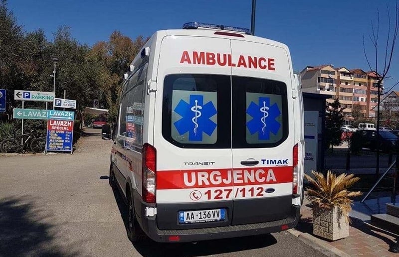 Aksidenti në Pogradec  U përplas nga makina  ndërron jetë në spital i moshuari