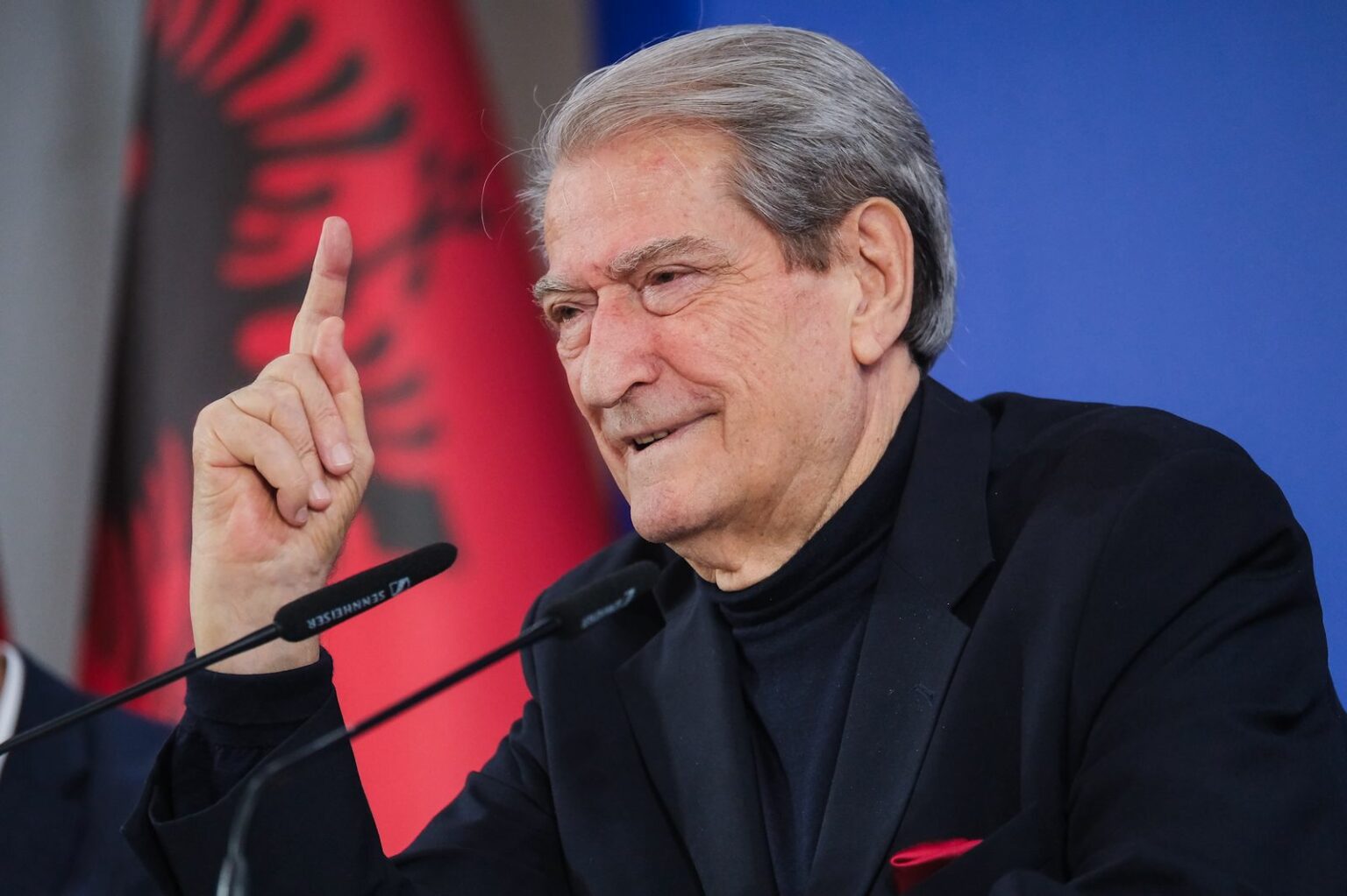 “Gjatë verës shkonte në Qerret te Ergys Agasi…”/ Berisha sulmon Salianjin: Darkonte me Pëllumb Gjokën dhe Suel Çelën