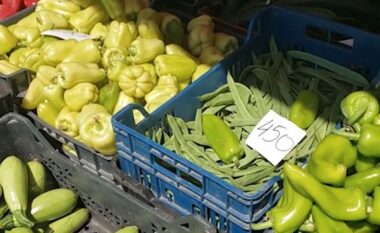 Rritje rekord e çmimeve të fruta-perimeve në Berat, qytetarët të shqetësuar: Kostot e produkteve të shportës të papërballueshme, shteti të ndërhyjë