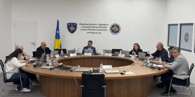 Zgjedhjet në Kosovë  KQZ miraton fletët e votimit  Mbi 1 8 milionë do të printohen