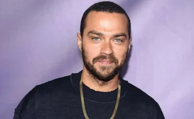 Ylli i “Grey’s Anatomy” i thotë “po” dashurisë në një ceremoni sekrete