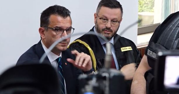 ‘U hetua çdo dimension personal i imi’, Veliaj në gjyq: Ka një palë që do errësirë dhe një palë që do dritë