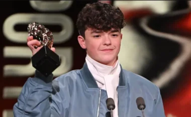 Nga Adolescence te surprizat e mbrëmjes, lista e plotë e fituesve në BAFTA TV Awards 2026