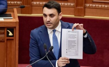 “Një ministër që bën gafa çdo javë është problem”/ Këlliçi: Skandalet e Ferit Hoxhës po dëmtojnë imazhin e Shqipërisë