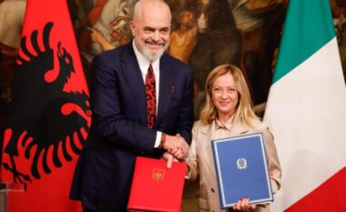 KE mbështet qendrat e emigrantëve në stilin e Shqipërisë, Meloni: Po shndërrohet gradualisht në një model europian