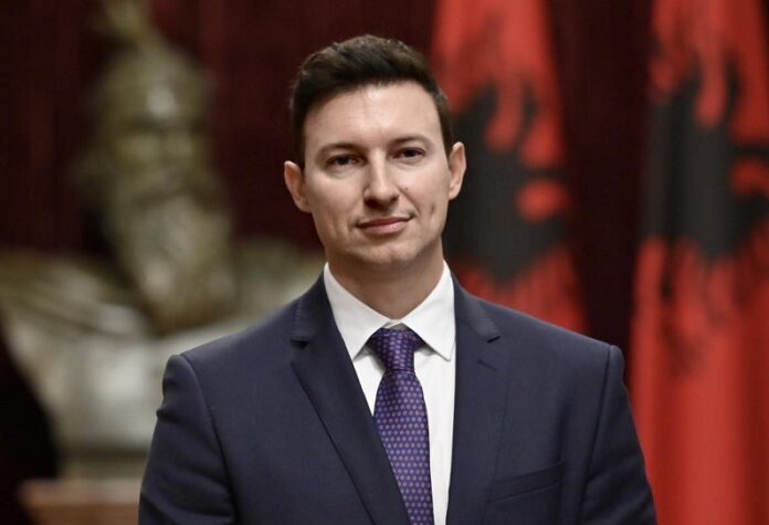 Nesër protesta e studentëve shqiptarë në RMV/ Ambasadori Denion Meidani me mesazh për gjuhën shqipe, citon Gjergj Fishtën: “Mos e lini gjuhën t’uej…”