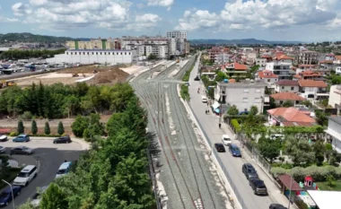 Me tren në vitin 2027. Rijetëzohet hekurudha e vjetër Tiranë-Durrës, kushte moderne dhe shpejtësi 120 km/h