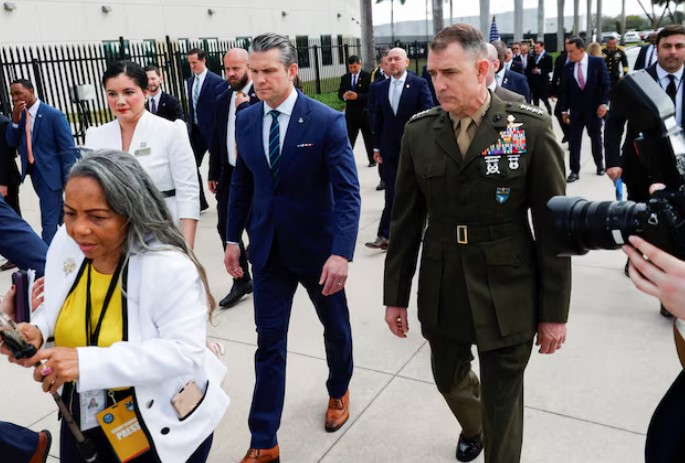  Pas Iranit është radha e Kubës   Trump ka paralajmëruar sulme në ishull  Reuters  Çfarë pritet nga takimi i gjeneralit amerikan me zyrtarët kubanë