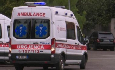 Sherr me thika dhe grushte në Korçë / Plagoset një i ri, shkak një borxh prej 100 mijë lekësh