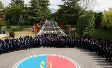 Helmohen nga ushqimi rreth 40 studentë të Akademisë së Sigurisë, disa prej tyre përfundojnë në spital