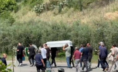 VIDEO/ U përplas për vdekje nga regjisori Petri Bozo, 7-vjeçari përcillet për në banesën e fundit